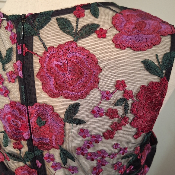 Tahari floral lace embroidery fit and flare dress sz 10 *C - Picture 7 of 10